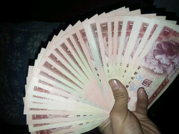 20.紧紧抓住每一刻,太阳总是在风吹雨打之后。