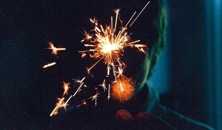 情总是让人心痛的句子