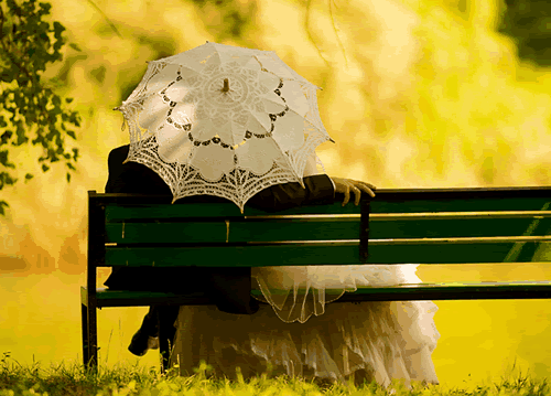 11.我非常痛苦地笑着,但是你认为这是我的依恋。