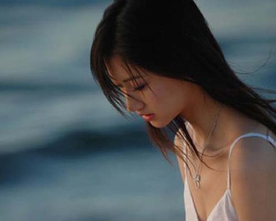 16.没有持久的承诺,而是一丝不苟的照顾,没有计算,只有默默无闻。没有饮食,娱乐和娱乐的坏习惯,只是想为您赚钱和幸福。这个人是一个好人,您将一生八次相遇。