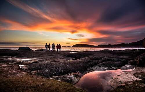 11.生活是一种刺绣。我们从底部看到凌乱的布线,上帝从上方看到,它是一朵花。愿您的生命之花始终璀璨夺目。早上好,朋友!