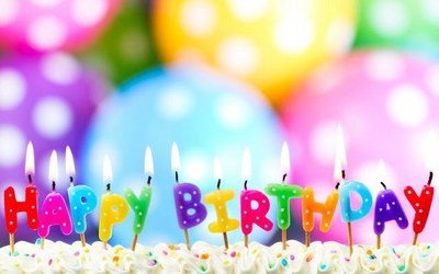 11.在这一快乐的日子里,我衷心祝愿您长寿,并在此悄悄地为您带来和平与快乐的生日快乐!