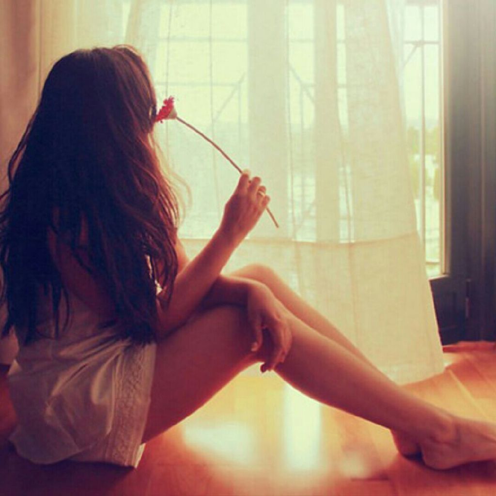 20.生活就像一首歌,一步一步地跳动,也许梦在一步步逼近现实的边缘。因为只有活着,只有存在才有意义。而这个意思不关心别人,只存在于自己的内心。