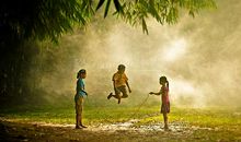 朋友聚会玩开心的句子