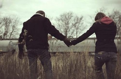 11.只要您愿意，当您心烦意乱并需要肩膀时，请告诉我，我会立即出现。