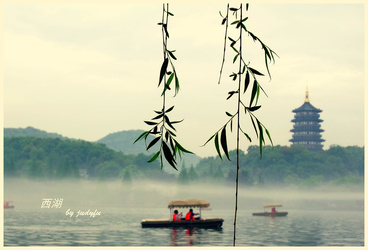 一整套描述湖泊的句子