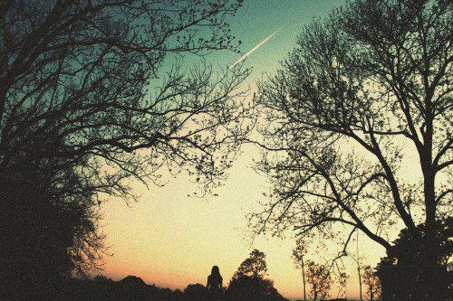 12.哭,这是经常的。但是我不理解悲伤,这让我很难过。只是我的心太痛了...