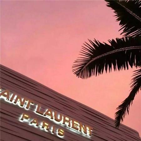 11.幸福,事实证明,这里有声音。人们总是在清醒时倾听。只有当您神智清醒时,您才能放心去爱值得永久收藏的幸福。