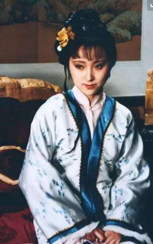 为不幸的生活而叹息