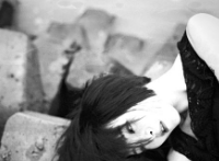 10.一个男人哭了，因为他真的爱过；一个女人哭了，因为她真的放弃了。