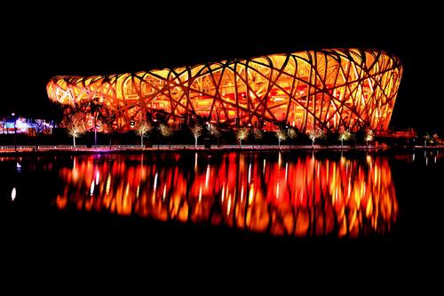 11.愿望是风，幸福是风帆，祝福是船，祝福风吹着幸福的帆，承载祝福的船，轻轻驶向您的港口：祝您旅途愉快，旅途愉快。