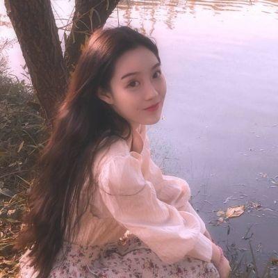 10.最近,许多麻烦的事情无法及时看到您的新闻,但是只要您看到您,就可以忘记所有的不幸。第三年,我仍然喜欢你。