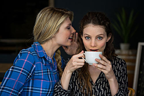 10.很高兴在这个寒冷的世界里结识新朋友，这相当于彼此温暖。