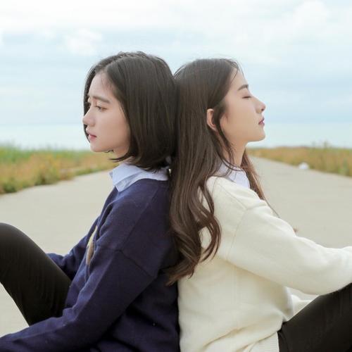 12.最近，我突然结识了许多新朋友，我很高兴这主要是我对生活的态度。