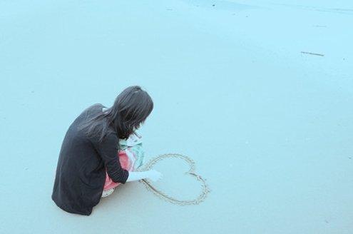 11.正是这种粗心的酒保将无助和忧虑混合在一起，使我喝醉了，无法醒来。可能是我想念您时的感觉。