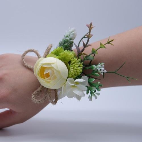 10.但是我还年轻,我可以立刻进去。里面有一碗清凉甜美的水,能滋润我渴的灵魂。