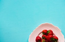 12.在我们的生活中,有些人注定是非常重要的,有些人注定在我们心中具有非常重要的地位。我想念我的父母以及和他(她)在一起的时间!