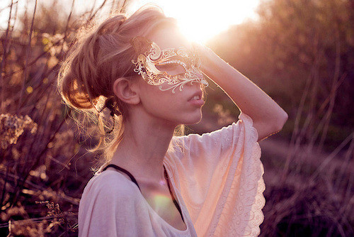 10.曾几何时，我以为自己找到了想要的幸福，但是在毫无保留地付出之后，我意识到这一直是我的一厢情愿。