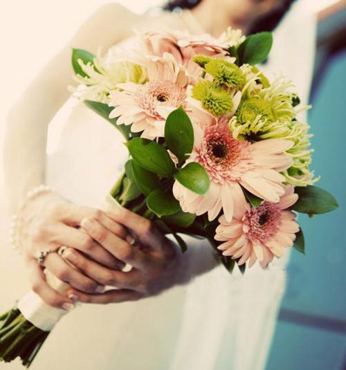 12.过去，我走了，杨柳一yi；现在我来想想，雨雪飞飞。