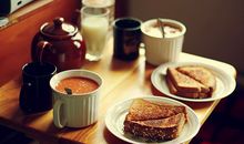 鼓励别人要开心一点的句子