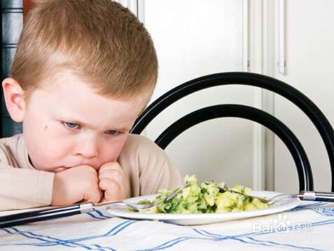 10.许多人认为我的工作很轻松,我可以照顾我的家人,但您不知道,我中午回家两个小时,陪伴孩子的时间是喂孩子,母乳喂养和剩下的时间,我会为她做的。吃饭,吃饭,洗衣服,为她洗碗,我唯一不需要的就是做饭,偶尔有足够的时间,我必须擦地板,现在我感到很烦。在某种程度上,如果我继续这样下去,我可能会崩溃