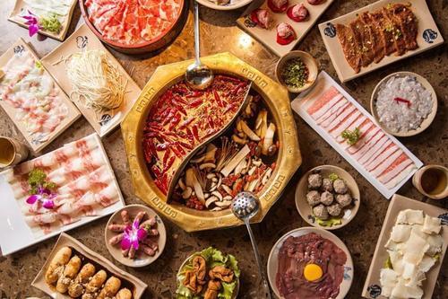 10.吃火锅肉和在嘴里喝热汤，这是难以形容的。