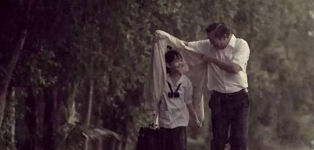 10.我们不能让我们的青年随着时间的流逝而消失，我们可以尽我们所能在知识海洋中徘徊：疯狂地阅读英语，认真研究物理，突破每个数学问题，以及让我们下沉。在历史的每个场景中。