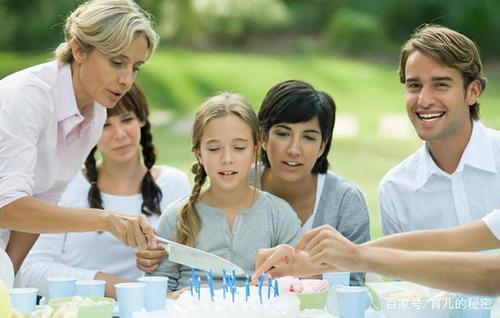 12.我一直在告诉自己,我怀孕时读的书只能使Mumu满一岁,我必须读书,但我仍然懒得玩手机!确实不应该!老实说,如果你想培养一个好人,我的孩子,这真的很难。如果您支付8点,您支付10点,或您支付12点,结果将有所不同。我真的应该更加努力,而不是沉浸在现有的结果中!