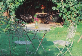 10.我以前觉得在周末过早起床是不利的，但是现在我觉得如果我过早起床，我会有所收获，因为我有更多的时间做更多有意义的事情。