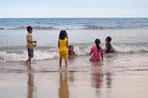 10.我想去海滩，我想去音乐会，我想出去玩。我不想每天都喘不过气，我不想每天都做噩梦。