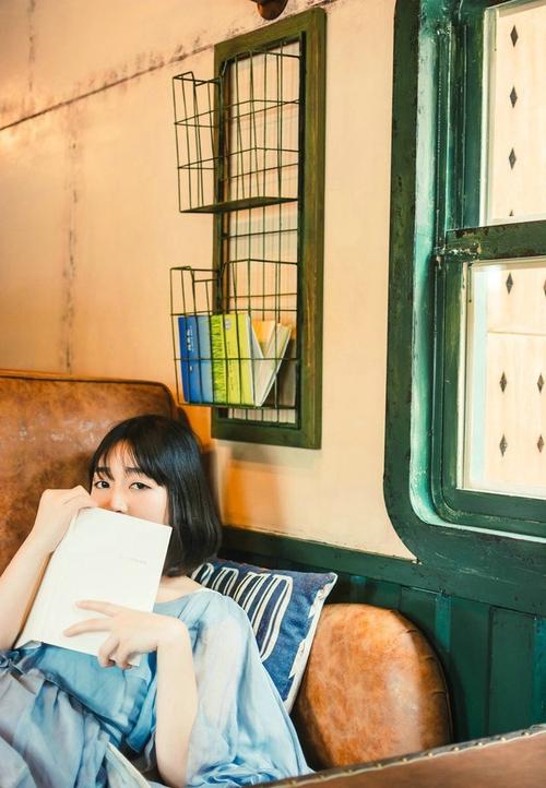 10.我现在不知道如何描述我的快乐心情。就像一只鸟重新获得自由，被释放的囚犯和一只逃离猎人的动物。