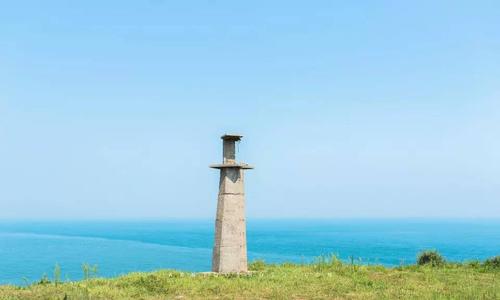 10.这里的老师祝孩子和父母新年快乐!祝孩子们在新学年里健康,快乐,幸福地成长!