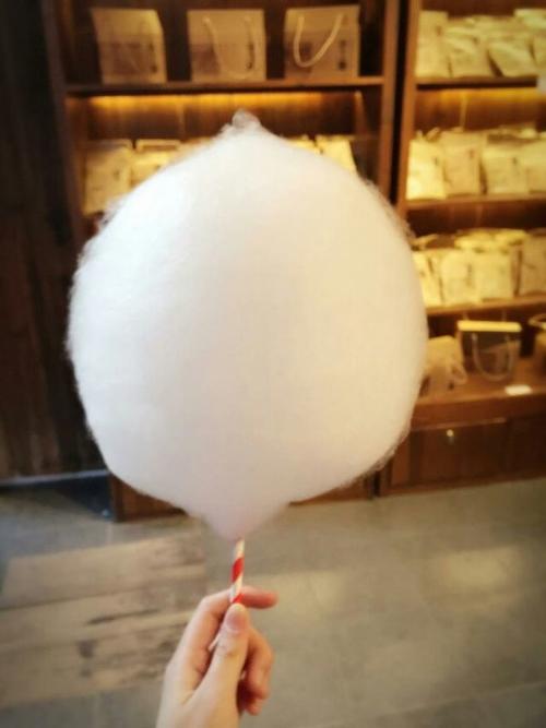 11.人们在活着时必须皮肤厚实。如果他们犯错并大笑,那该怕什么呢?当您对世界感到尴尬时,您的成长将一天天增长。