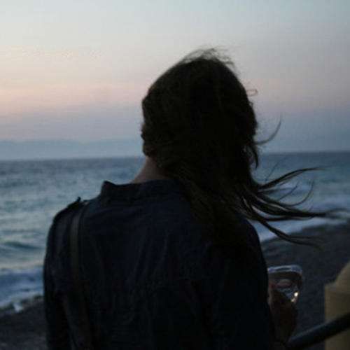 10.我仍在记住，仍在思考，仍在寻找，仍在等待。