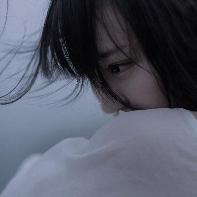 11.我们的故事始于我的烦恼，始于我的多余。