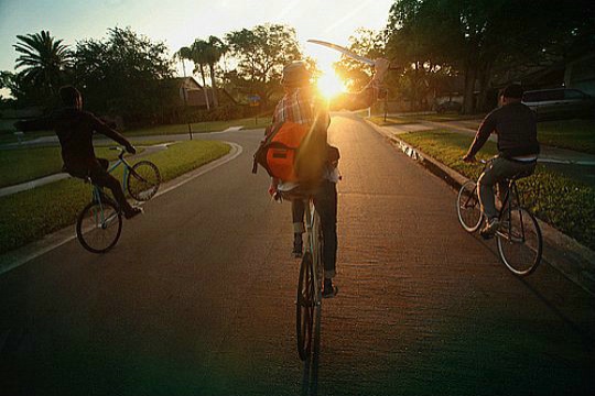 10.人们在江湖中漫步,没有兄弟情谊,兄弟般的义气,你怎么能打破?