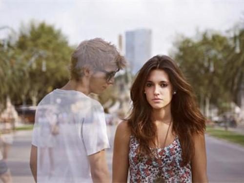 12.即使是最美的婚姻,也会有离婚的念头和and住对方的冲动。即使是最幸福的工作,也会有一次又一次辞职的念头……坚持是最好的素质。