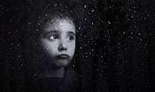 9.以富有同情心的远见，您一次又一次地宽恕了所有的伤害。