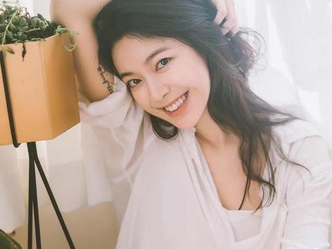 11.当然，爱不仅指男人和女人的爱。我们对山区和河流的亲密和热爱也是感觉。尽管“热情总是无情和烦人”，但已经流传了数千年的人类精神财富，如果没有情感，也许根本就无法创造，更不用说流传至今。