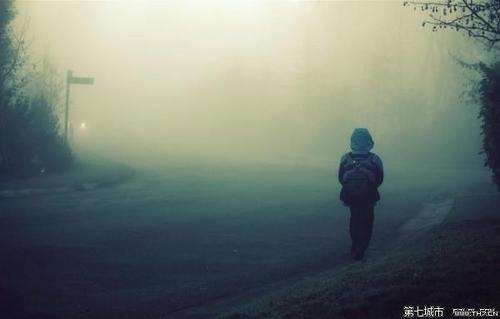 9.我什么都没忘记，但是有些东西只适合收藏。我不能说或想，但我不能把它们收起来。