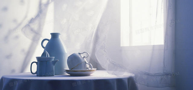 12.儿童节在这里。邀请同伴找到自己的童年,唱童谣以消除悲伤,玩似童趣的游戏以减轻压力,并以孩童般的心拥抱幸福。祝您在儿童节快乐快乐!