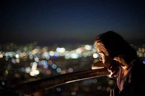 11.过去的记忆痛苦不是无病的吟。无法看到大口气下的凄凉是最深的楚尚。