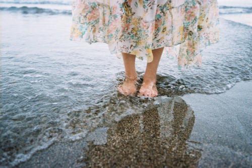 11.梦想在一个地方破碎后，将其拾起，放在一起，然后再将其破碎，再将其拾起，放在一起，直到有一天再不能放在一起。