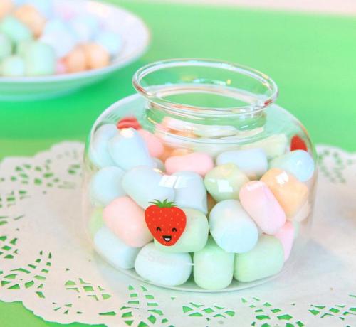 11.人类具有持续的情感,团结和友谊。公义,兄弟会。然而,最深层,最有凝聚力的是亲爱的,爱与感情!