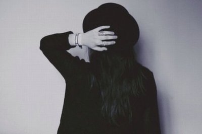 10.爱情有时会像醉酒一样，头脑清晰但行为无法控制。