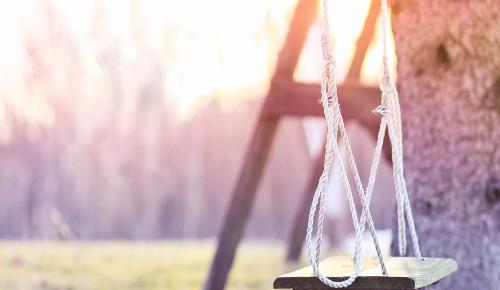 10.一句话说出残酷的爱。爱是深沉而孤独的。痛苦使人成熟，坚强的人意识到爱情的真meaning，脆弱的人制造怨恨。