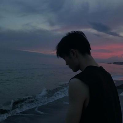 9.那些走到最后的人才是真正离开的人。那些中途离开的人是不合适的。