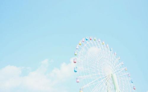 10.家人的感情总能在凄凉的风雨中温暖失丧者的心;