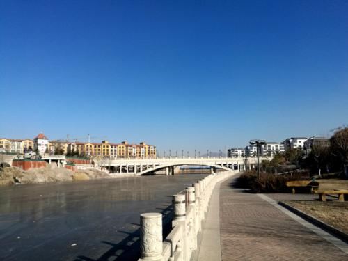 11.别人可以看到脸上的幸福。谁能感受到内心的痛苦。