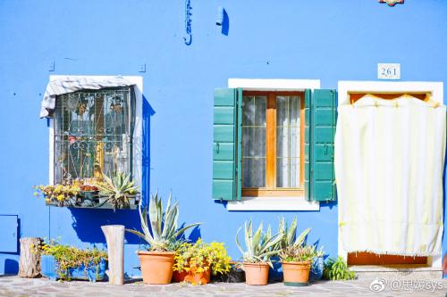 11.我有一个梦想，但你的话打破了我的幻想。我尽力坚持不懈地将理想的作品拼凑在一起，但这些作品并不完整。当移动到另一侧时，结果是相同的。